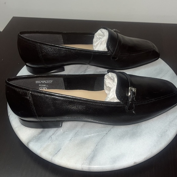 NWOB Enzo Angiolini "Bernell" Side Buckle Loafers Black Sz 8.5M - Picture 3 of 9